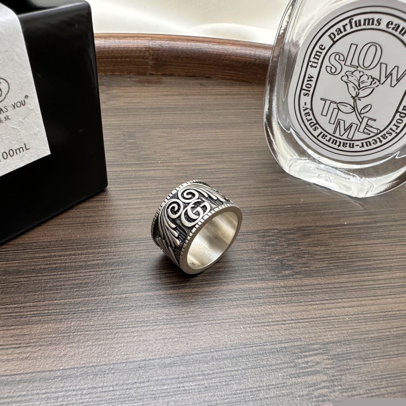 G*u*i rings